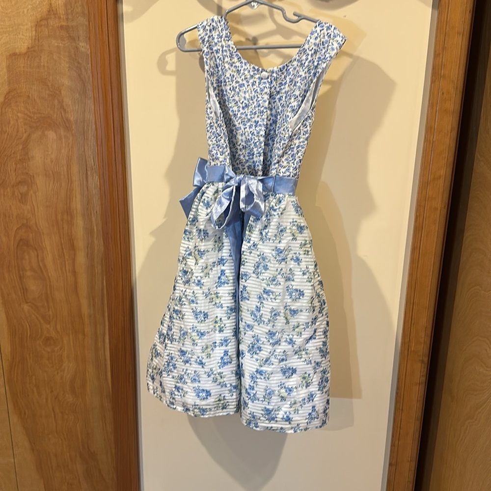 Jona Michelle Blue Formal Dress with Sophisticated Elegance - Picture 3 of 3